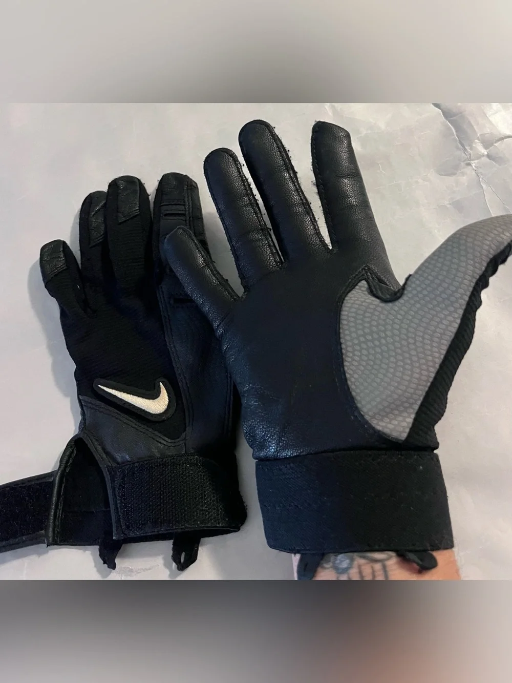 Nike Black Batting Gloves with White Swoosh Logo Youth L / Women’s S